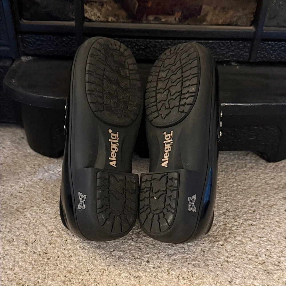 Alegria Women’s Shiny Black Slip-On Loafers Size 35 (5) - Picture 6 of 6